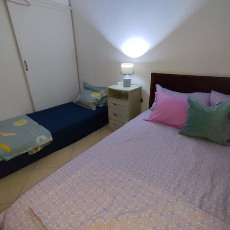 Mendes Family Homestay - B&B In The Heart Of Praia Esterno foto