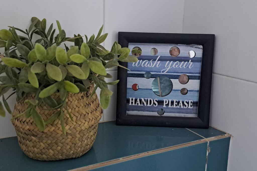 Mendes Family Homestay - B&B In The Heart Of Praia Esterno foto