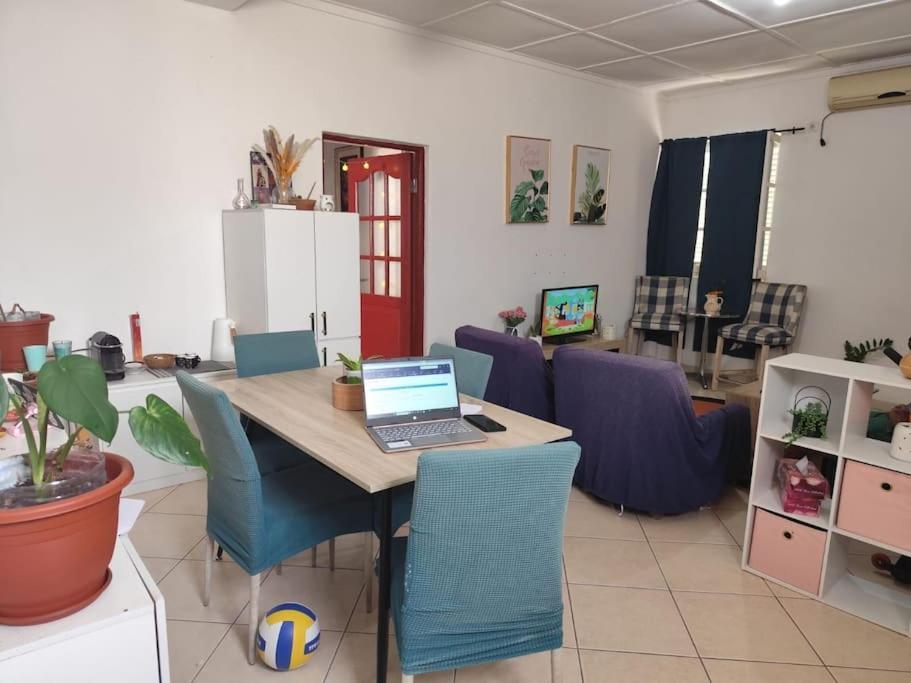 Mendes Family Homestay - B&B In The Heart Of Praia Esterno foto